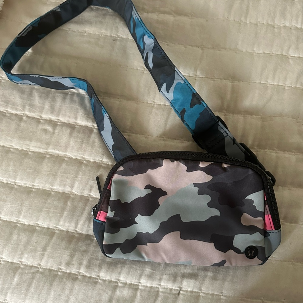 Lululemon Belt bag
